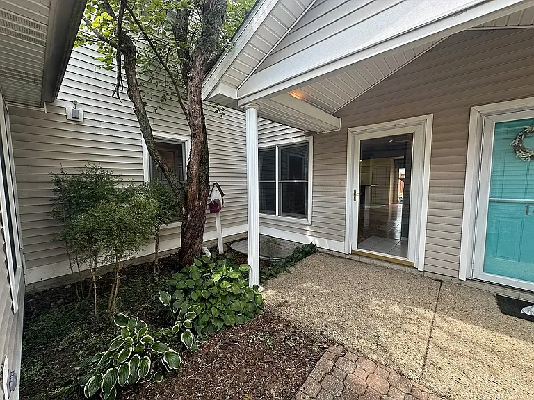 12 Yotzonot Dr — Photo 4