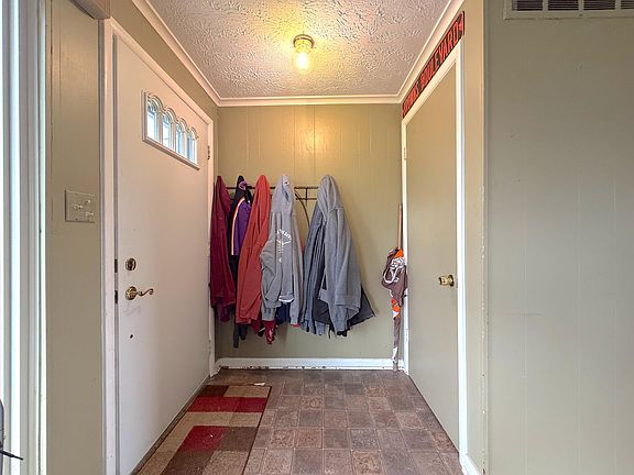 4th image of 448 Ontario Ave