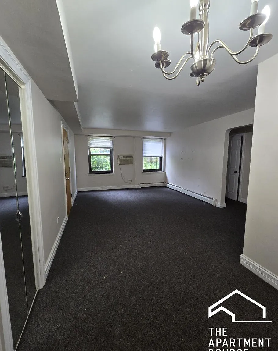 7326 North Ridge Avenue #1W — Photo 2