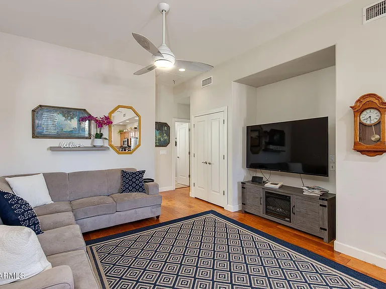 623 S Roosevelt St — Photo 5