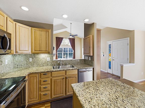 5th image of 100 Bayside Cir