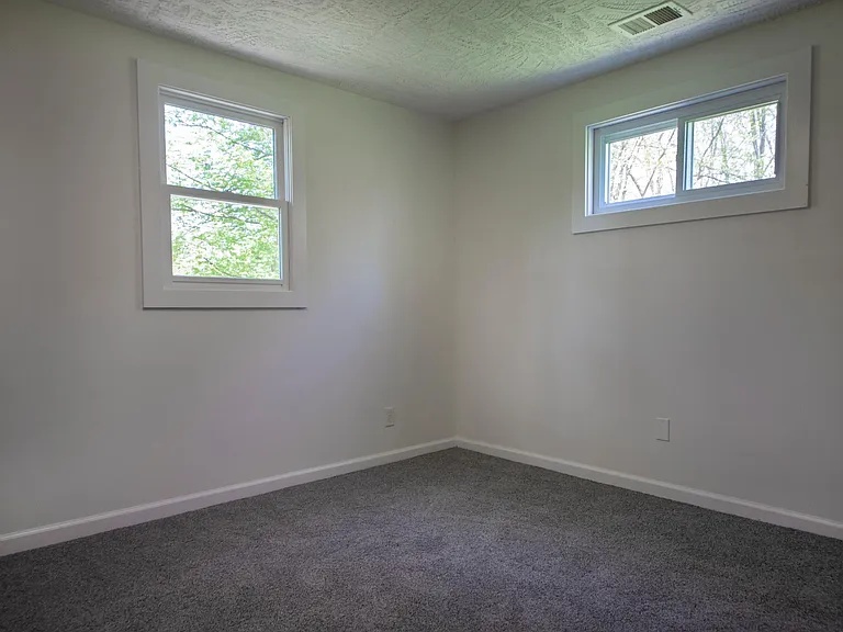 15745 Grace St — Photo 23