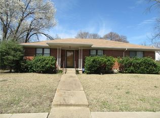 921 Poinsettia Dr, Lancaster, TX 75146