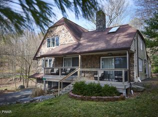 335 Lakeshore Dr, Lakeville, PA 18438
