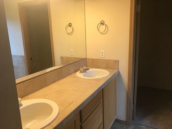 5th image of 3321 Oas Dr W
