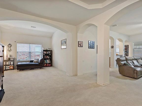 4th image of 9204 Water Oak Dr