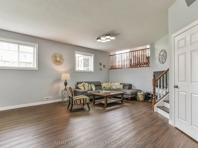 41 Owen Ct — Photo 27