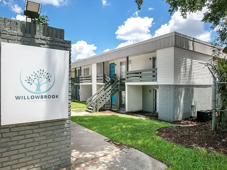 Willowbrook — Photo 11