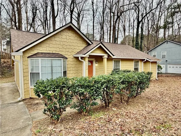 92 Oriole Dr, Jonesboro, GA 30238