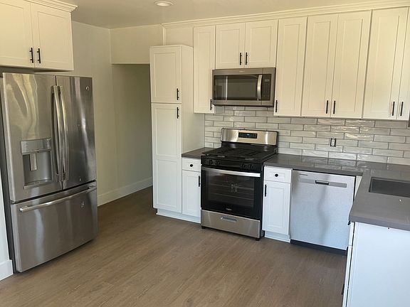 3rd image of 2331 Santa Ana Ave Unit B