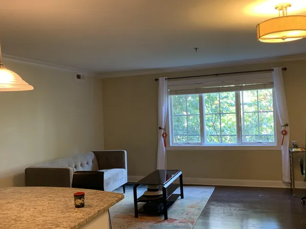 200 Laird Avenue 106 image 2 of 8
