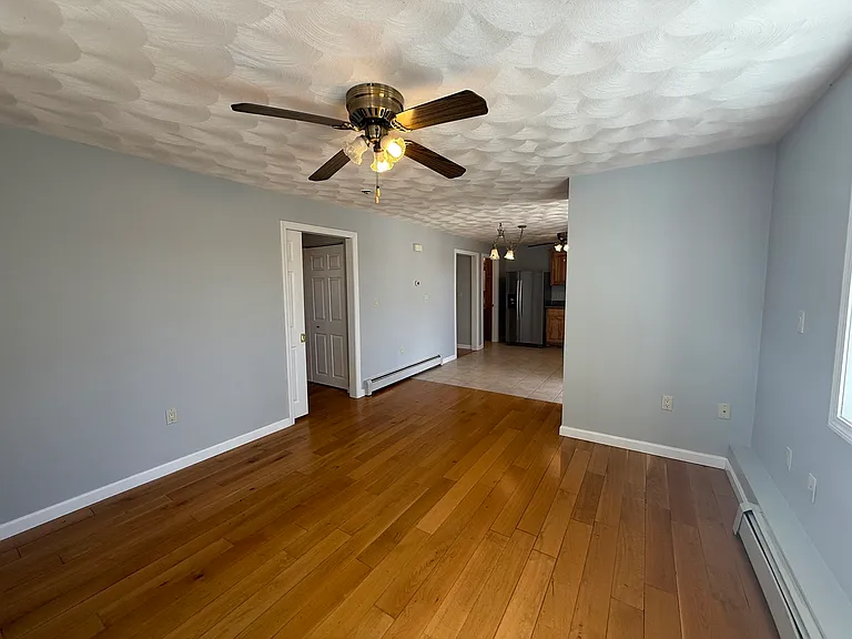 525 Proctor Ave #B — Photo 11