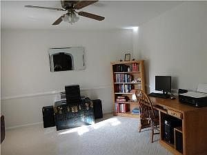 4th image of 2 Columbus Ln