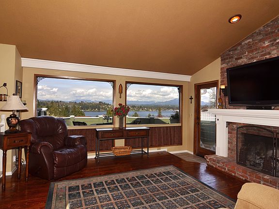 Bright Open Living Room with View