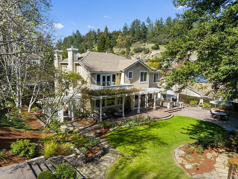 448 Silverwood Dr — Photo 7
