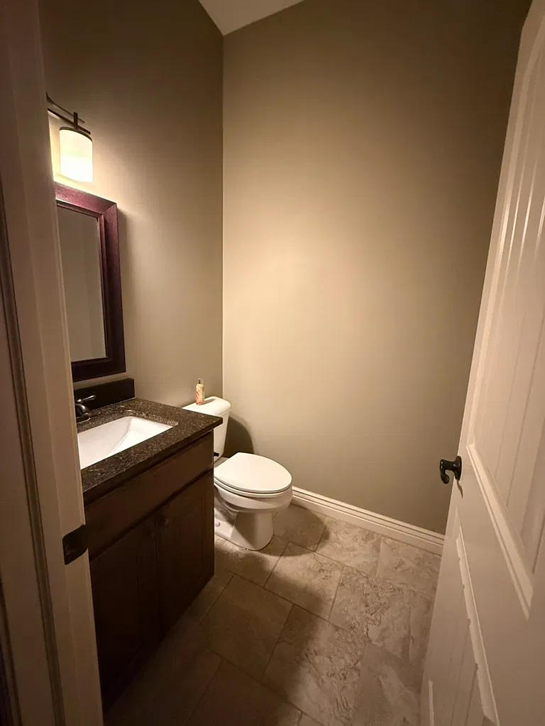 6 bed, 4119 sqft, $7,500 — Photo 4