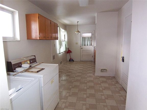 5th image of 14 Edgewood Park
