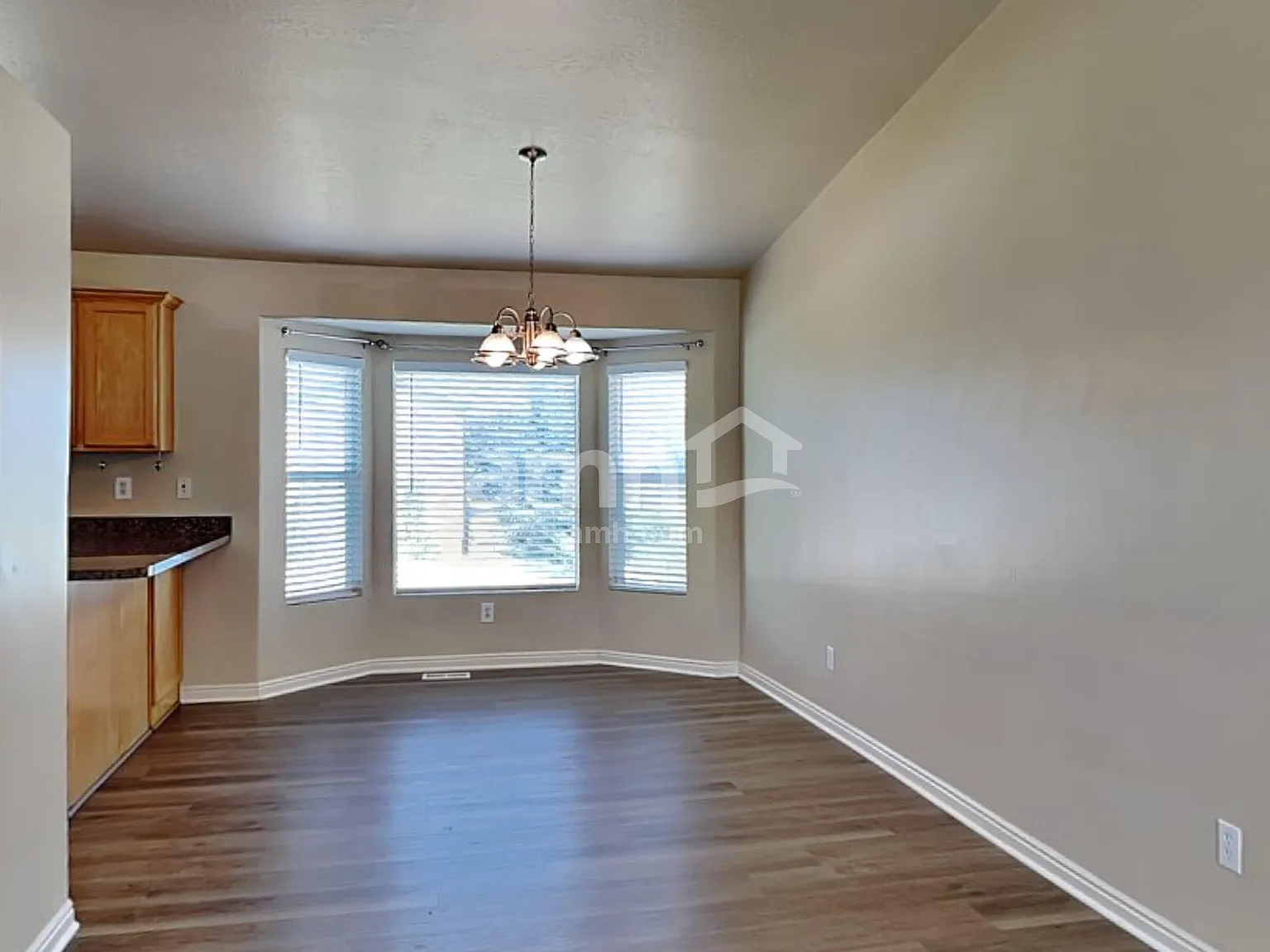 4 bed, 2.0 bath, 1696 sqft, $2,215 — Photo 4