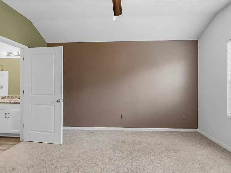 111 Bering Dr — Photo 12