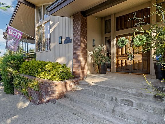 4th image of 4290 Country Club Dr