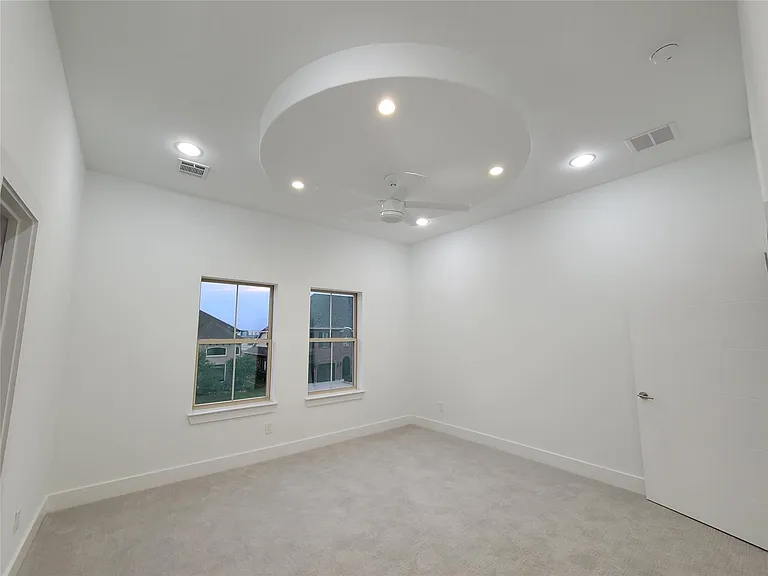 2812 Almanzor Ave — Photo 25