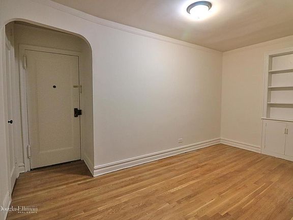 5th image of 6812 Yellowstone Blvd APT 1L