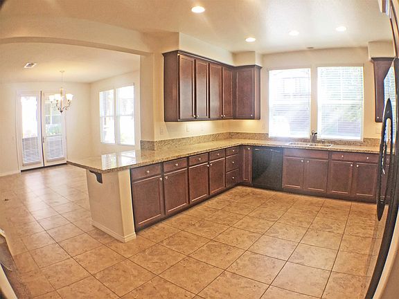 3rd image of 28649 Pietro Dr