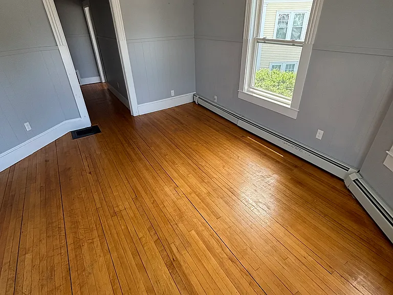 12 Pond St #4 — Photo 2