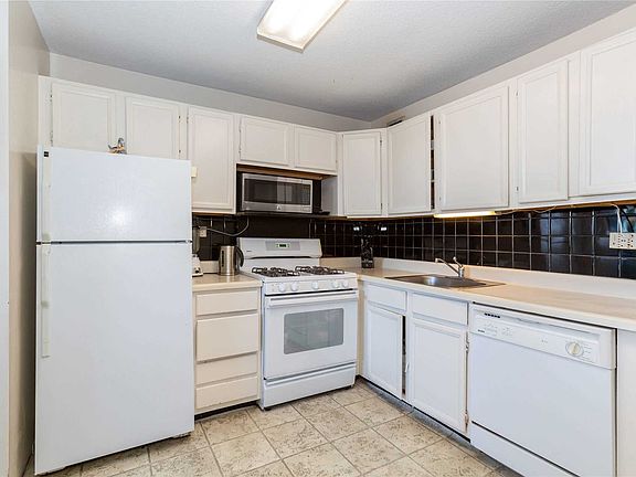 2nd image of 1 Bay Club Dr APT 6A