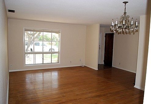 3rd image of 1304 Arkansas Ave