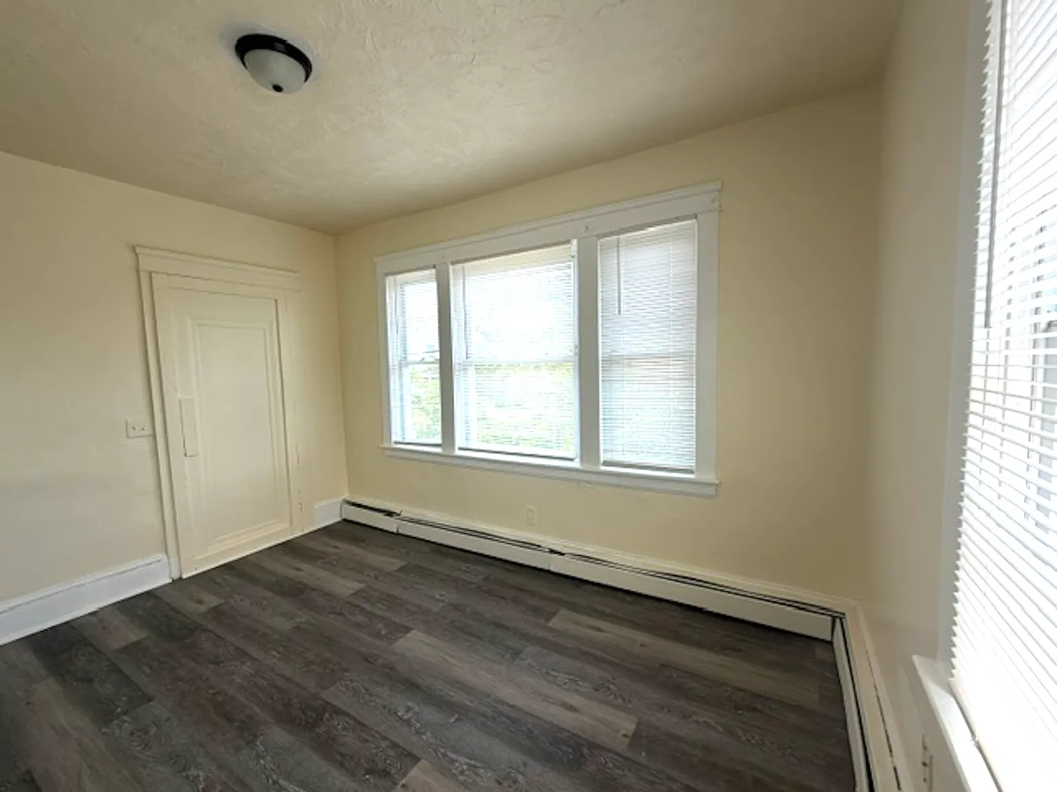 2 bed, 950 sqft, $1,800 — Photo 4