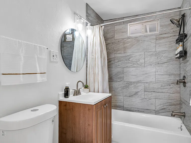 1627 N Bryant Ave #B — Photo 11