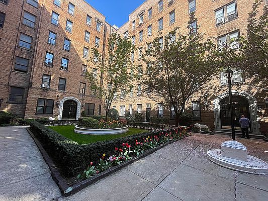 1st image of 675 Academy St #2R
