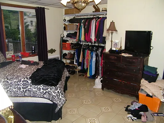 Rented by Francis Castoria LREB | media 10