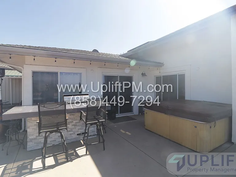 1425 Cedar St — Photo 13