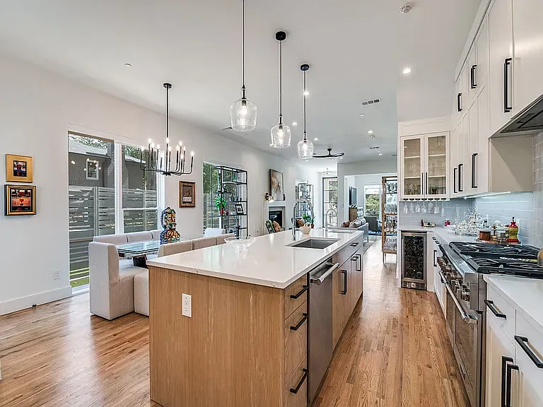 4200 University Blvd — Photo 12