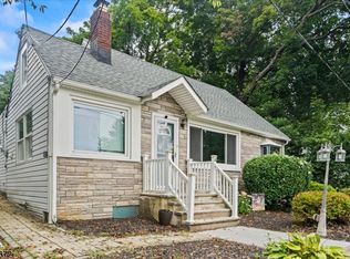 31 Leonard Ave, West Milford, NJ 07480