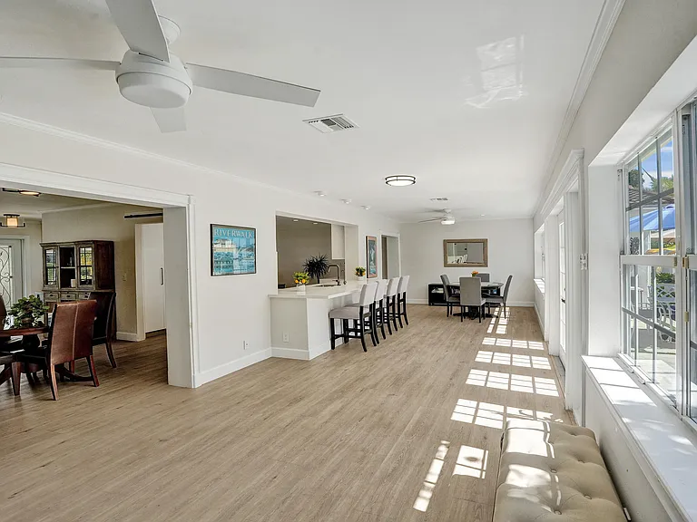 3930 NE 21st Ave — Photo 15
