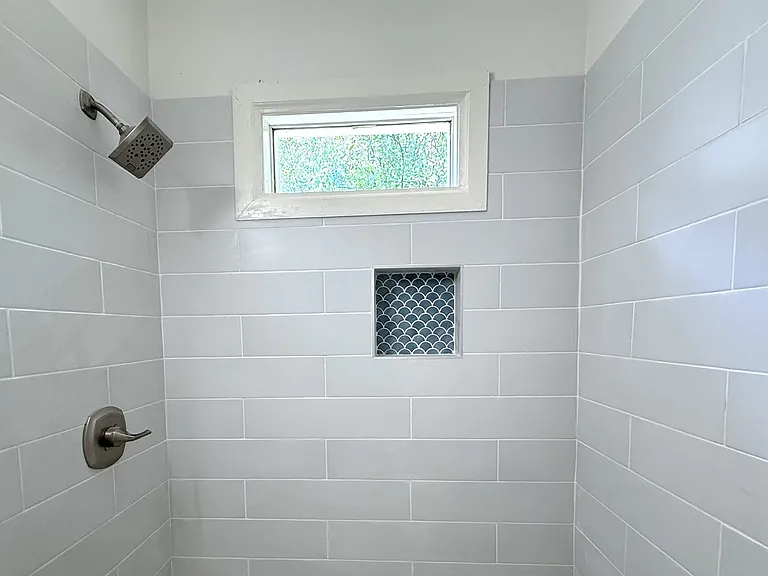 807 E Edgemont Ave — Photo 10