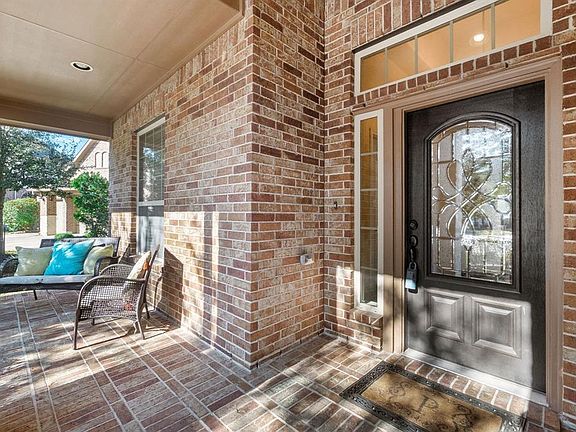 Front porch is ready for you!