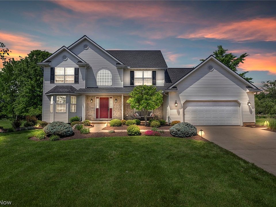 1st image of 209 Brook View Dr