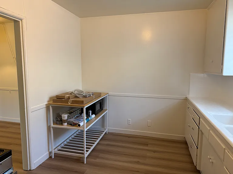 Eat-in-Kitchen