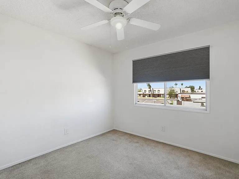 1017 E Redfield Rd — Photo 10
