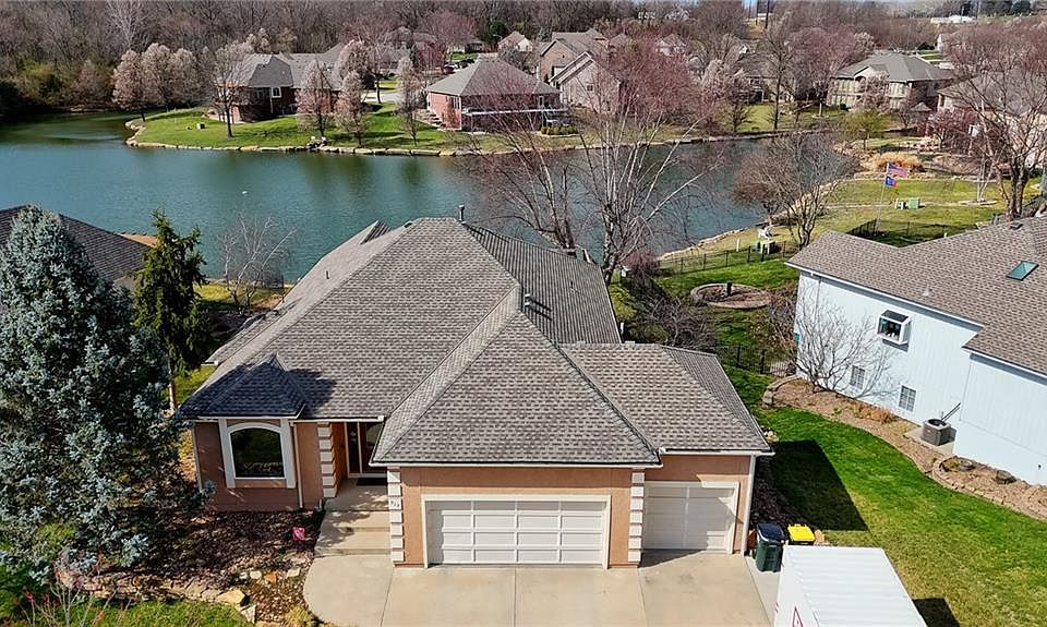 1st image of 913 Oakmont Dr