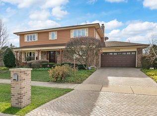 2734 Maynard Ct, Glenview, IL 60025