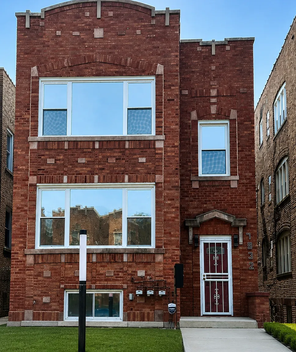 3 bed, $2,500 — Photo 1