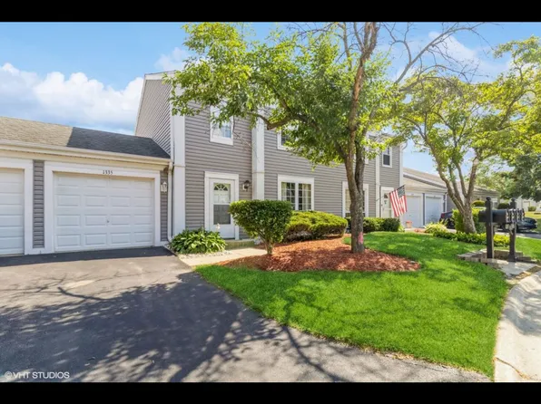 1335 Chelsea Cv, Roselle, IL 60172