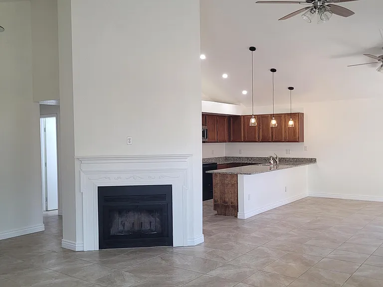 1622 N Comanche Dr — Photo 7
