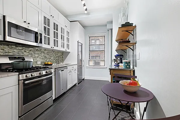 Sold by Compass | media 10