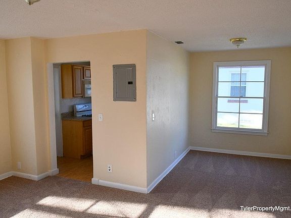 4th image of 232 S Seneca Blvd